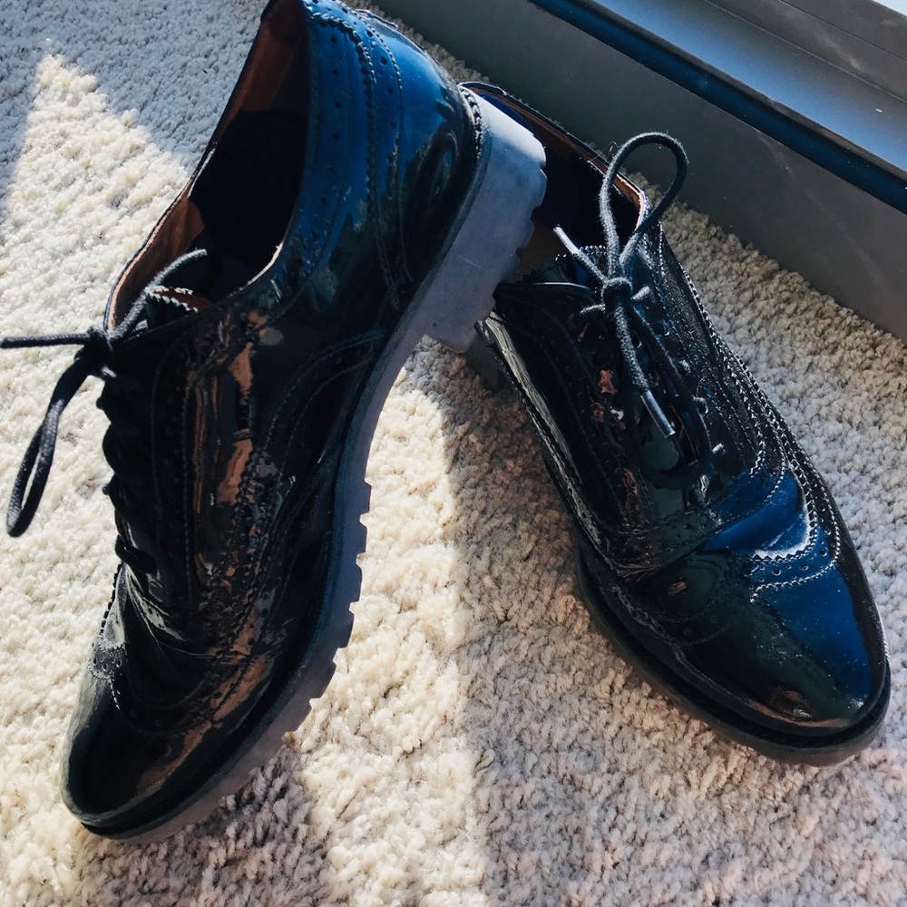 Sperry Black Wingtip Leather Oxfords